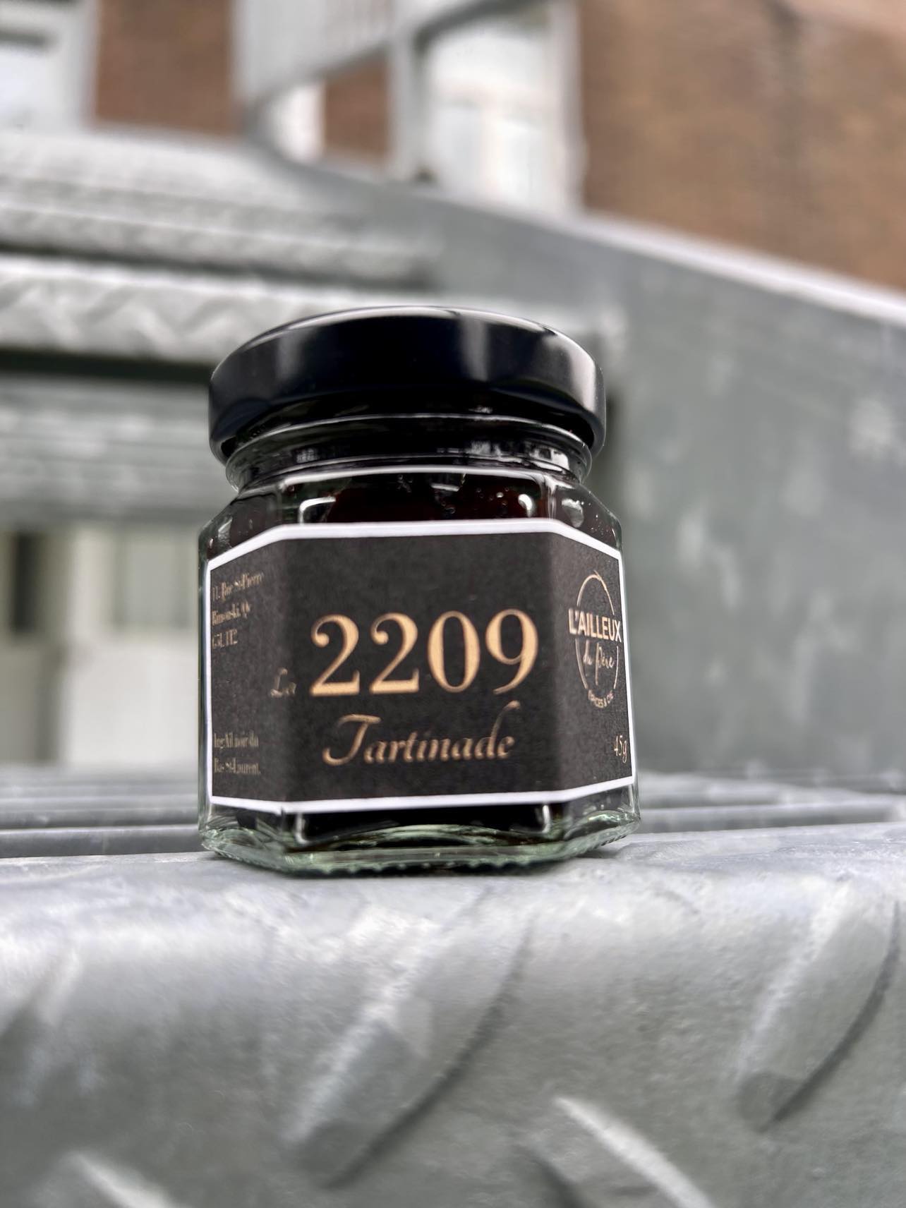2209 - La tartinade d'ail noir.